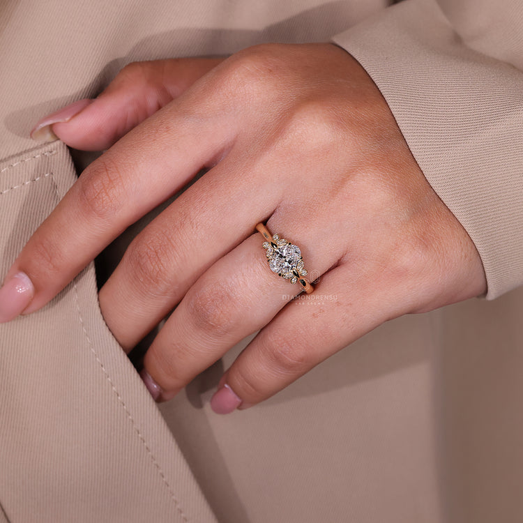 Ring yellow gold diamond oval wedding ring with a brilliant sparkle.