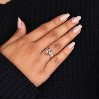 Round Diamond Ring with classic beauty and sophistication.