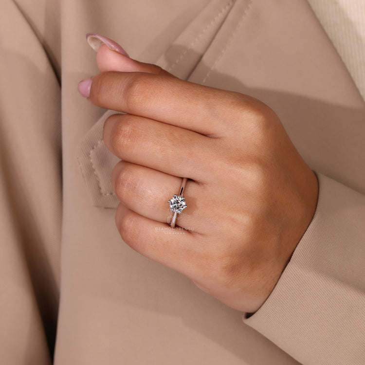 Bridge accent ring setting with a unique and modern touch.