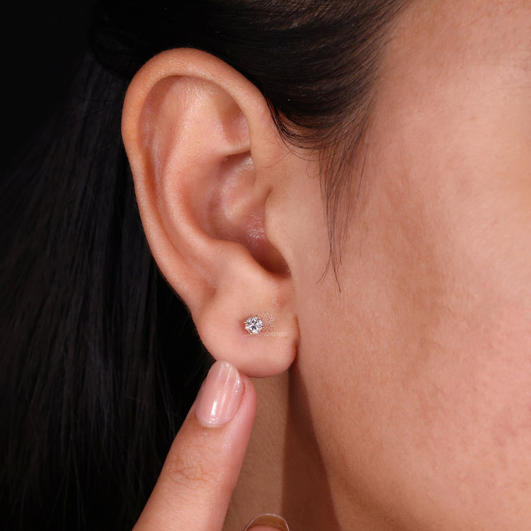 Diamond earrings round design showcasing brilliance and clarity in every detail.