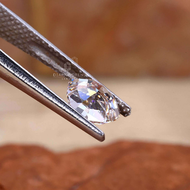 Loose Diamond with Step Cut and Trillion shape.