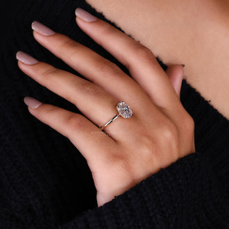 Round Diamond Ring designed for timeless beauty.