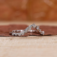 Round Cut Diamond Band featuring brilliant clarity.