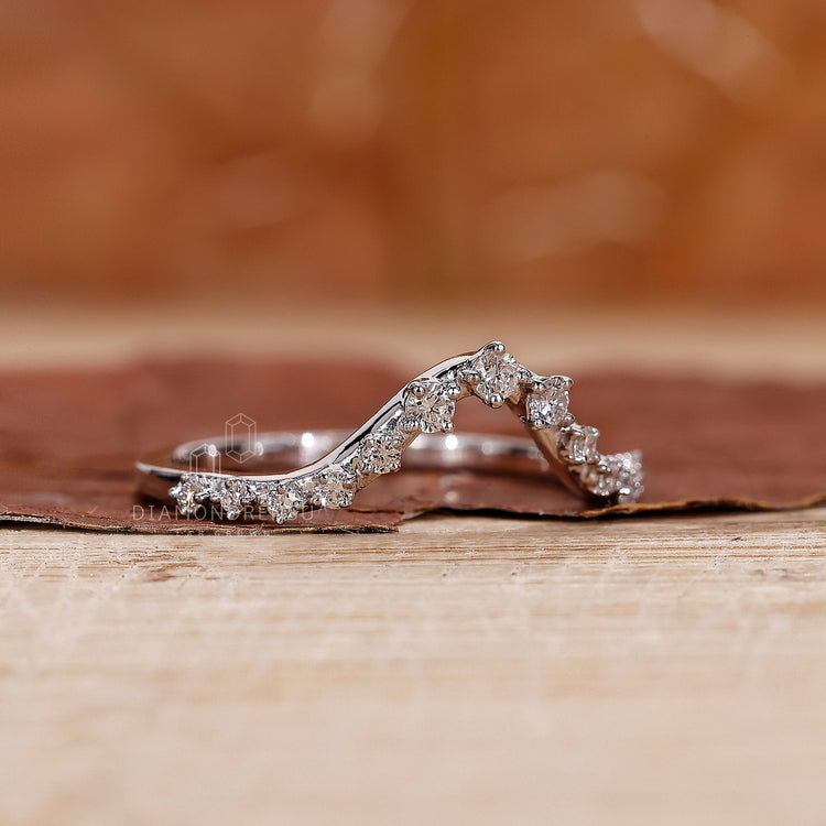 Round Cut Diamond Band featuring brilliant clarity.