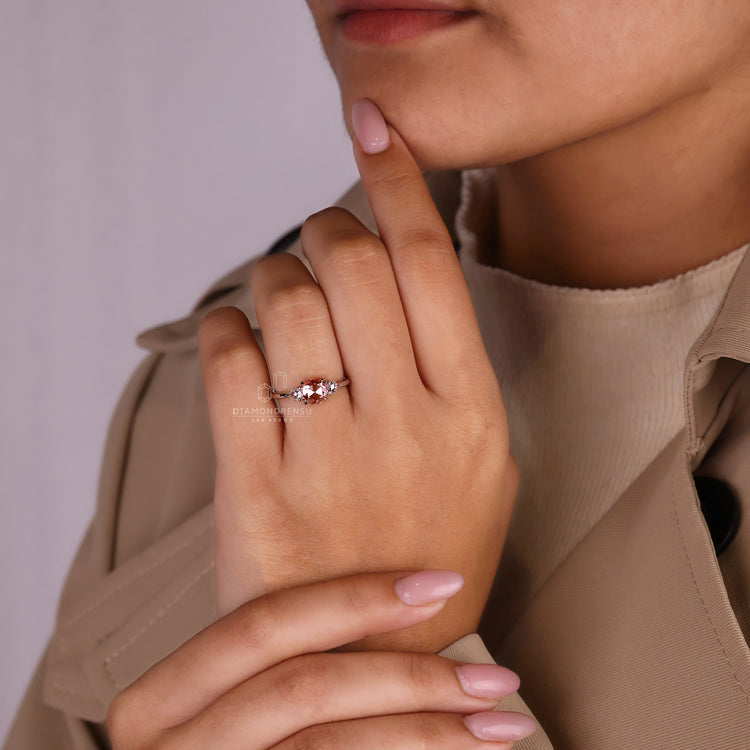 Round diamond ring with exquisite detailing for a classic style.