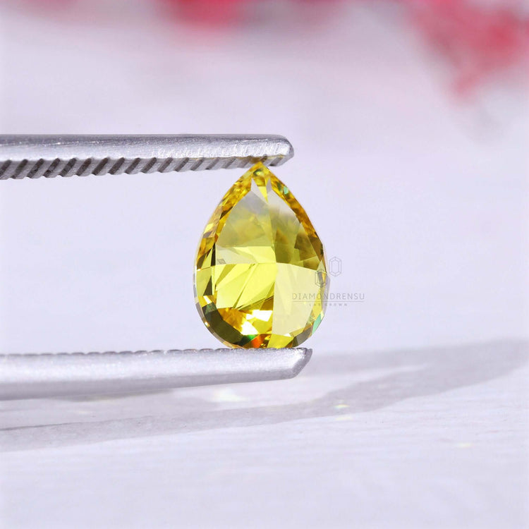 Loose lab grown diamond 1 carat pear diamond