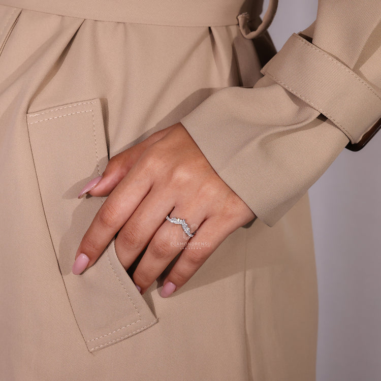 Simple wedding band with a classic tiara design