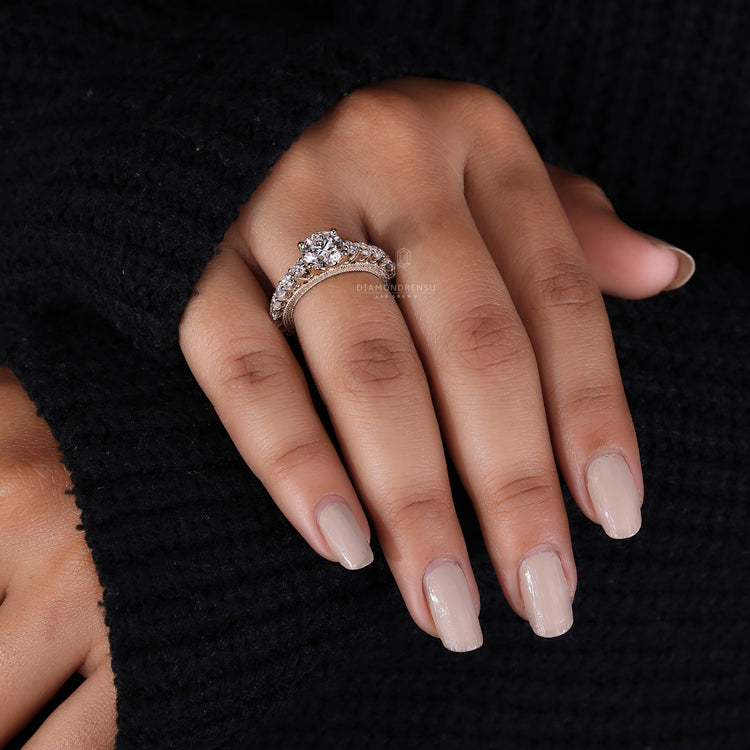 Round Cut Diamond Ring with brilliant sparkle and clarity.