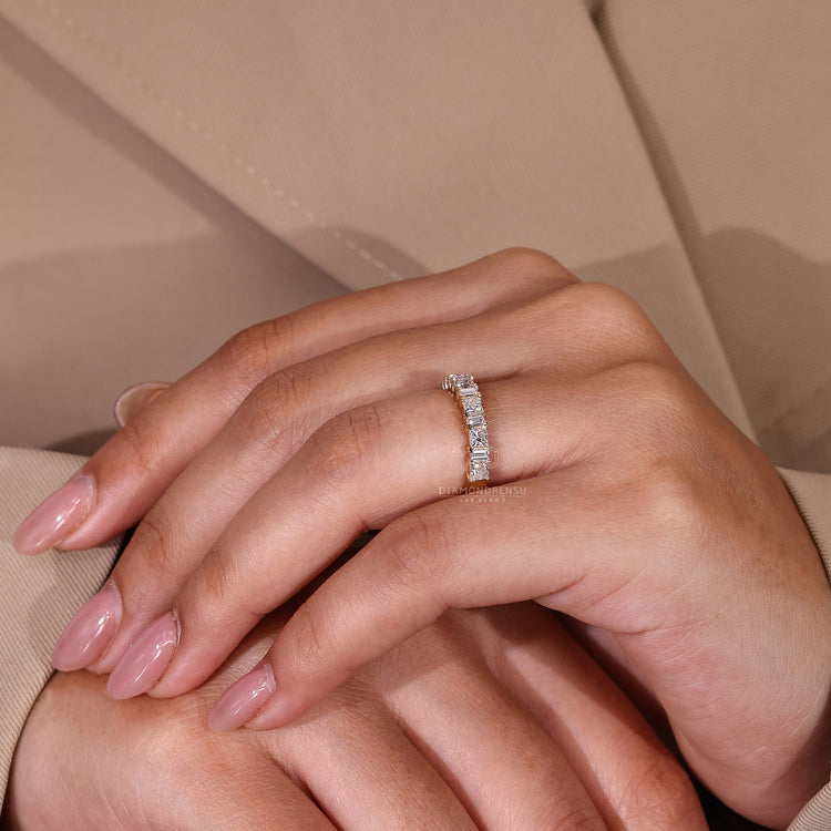 Diamondrensu wedding band featuring lab grown diamonds.