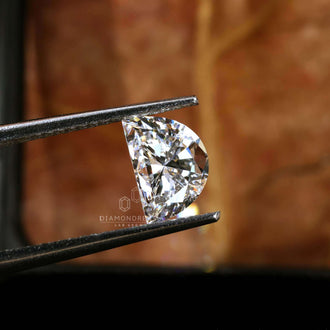 1 carat half moon diamond available at Diamondrensu.
