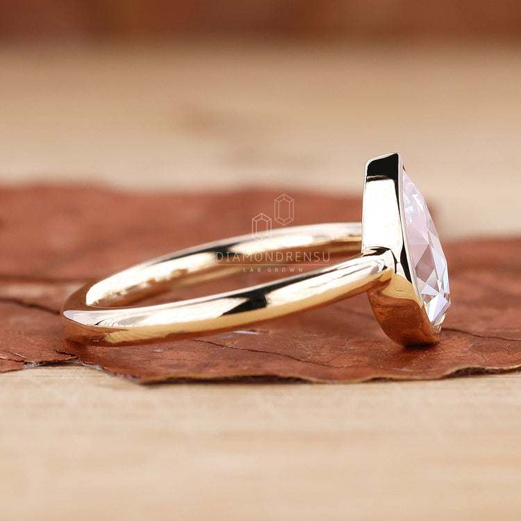 Buy engagement ring to mark your special moments.