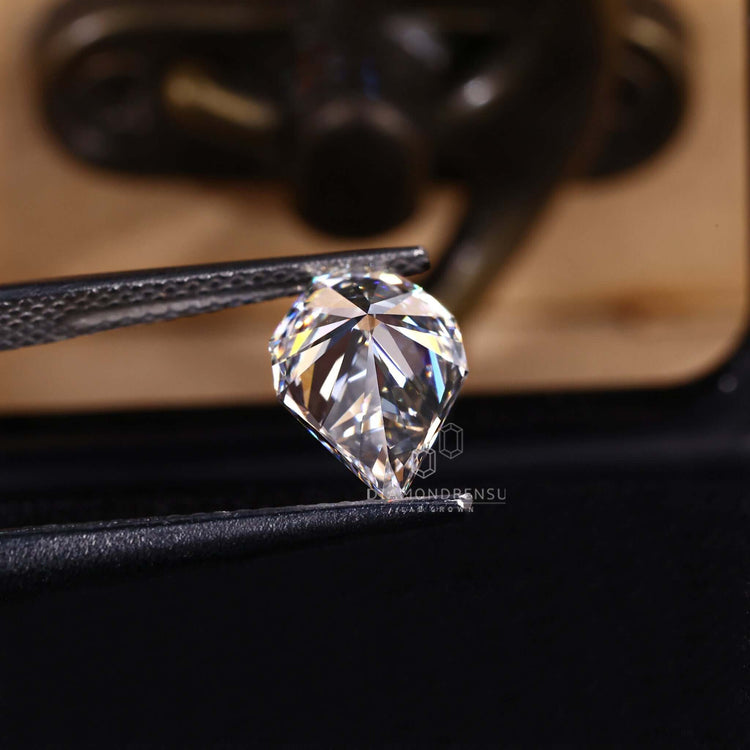 IGI certified diamond offered in unique spear shape loose design.