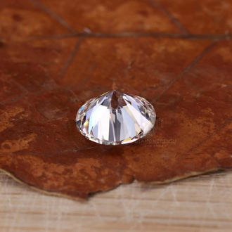 Buy loose lab grown diamonds in 2 carat round cut for personal jewelry.