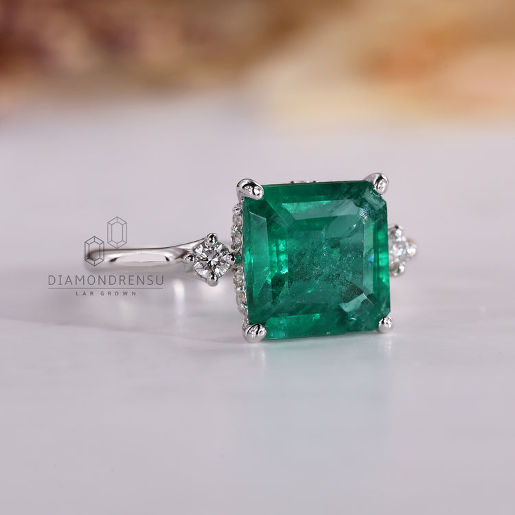 Buy diamond ring with Lab Grown Diamond center.