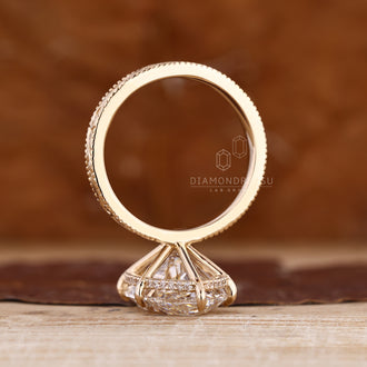 Buy engagement ring with marquise diamond.