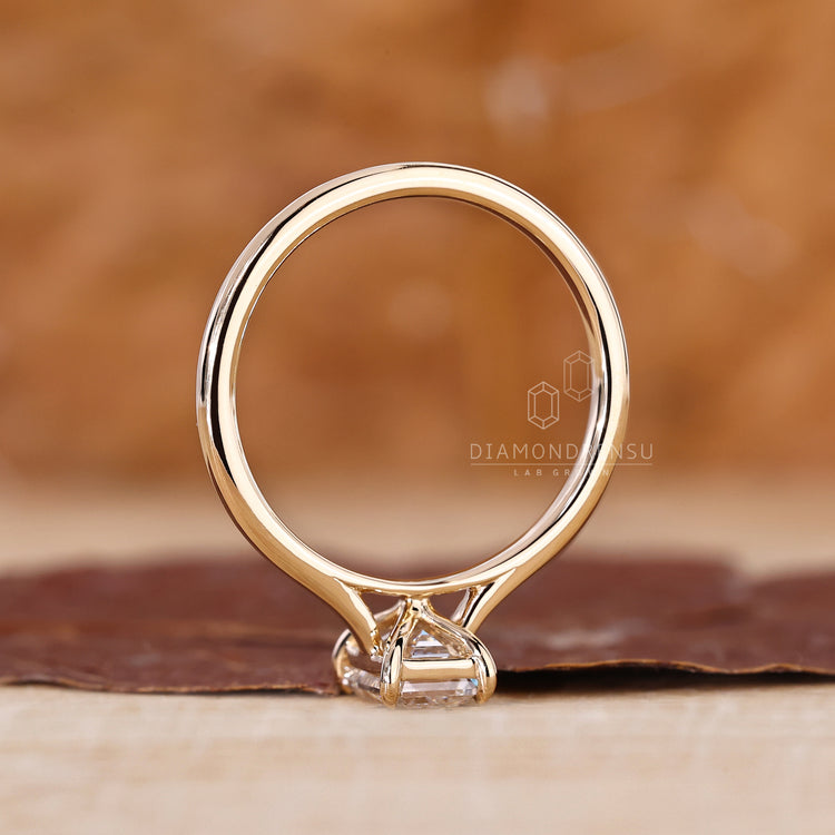 IGI certified diamond ring in cathedral style.