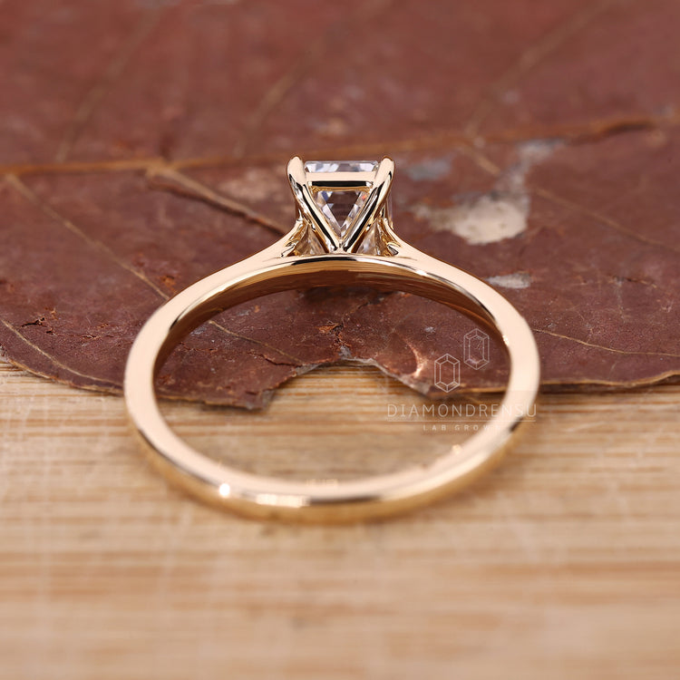 Buy diamond ring with IGI certified lab grown stone.