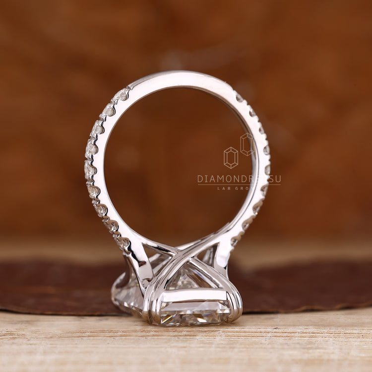 Buy engagement ring with radiant cut diamond.