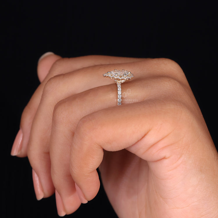 Round Cut Diamond in a secure and beautiful setting.