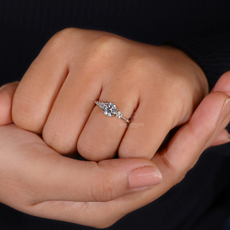 Round Diamond Ring featuring brilliant sparkle and clarity.