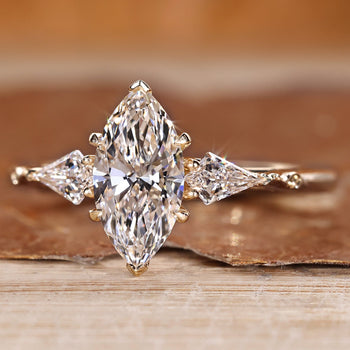Four claw prong setting on an Art Deco diamond ring.