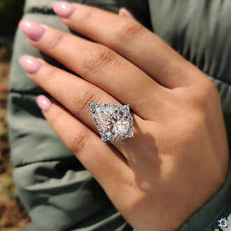 Cathedral setting ring with a timeless design that elevates any gemstone.