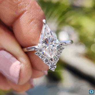 Compass prong setting securely holds the gemstone in place.