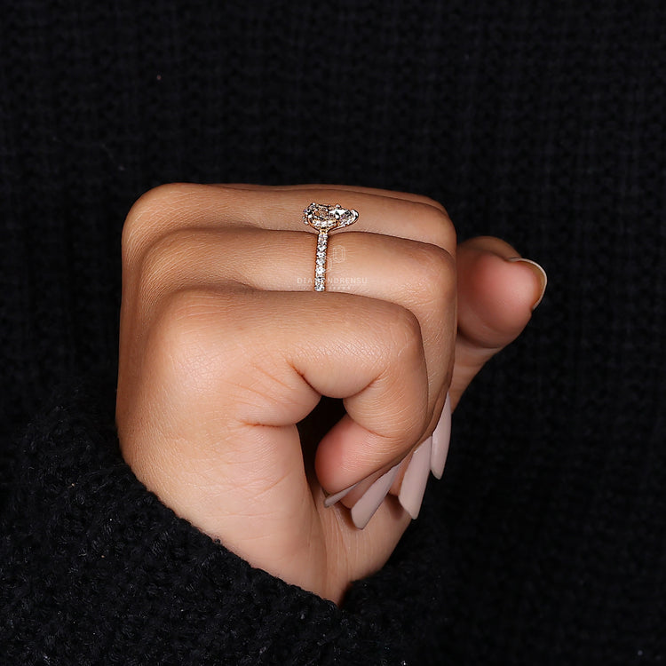 Lab grown diamond engagement ring with sustainable and ethical brilliance.