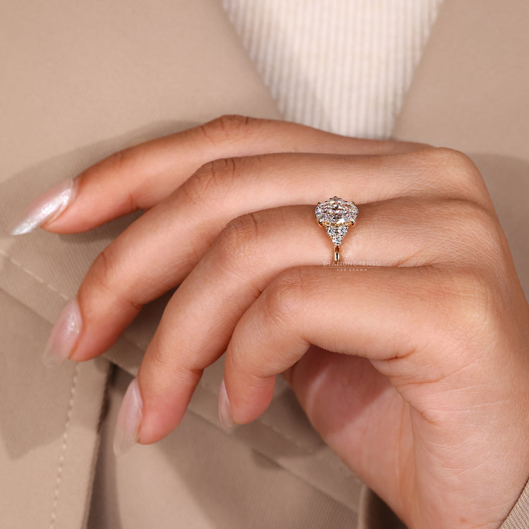 Muse setting diamond ring handmade in yellow gold.