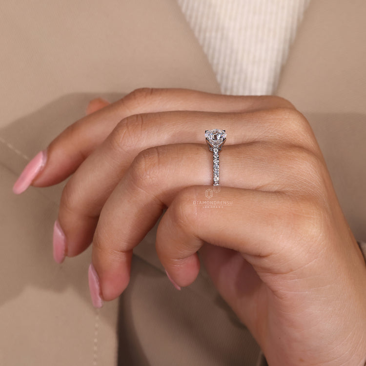 This white gold engagement ring has a smooth, bright finish.