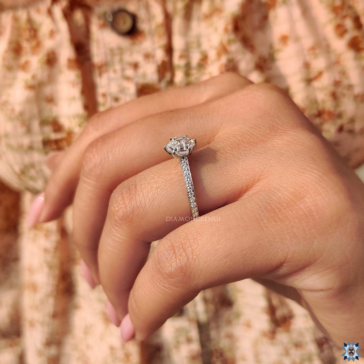 Diamondrensu ring featuring a hexagon moissanite for a bold and elegant look.