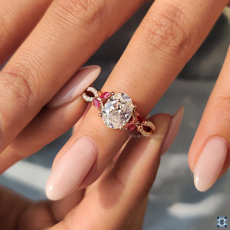 Diamondrensu ring crafted with moissanite.