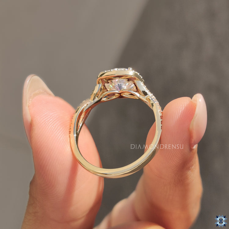 4 prong round engagement ring with timeless elegance