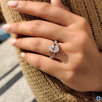 Leaf engagement ring in rose gold.