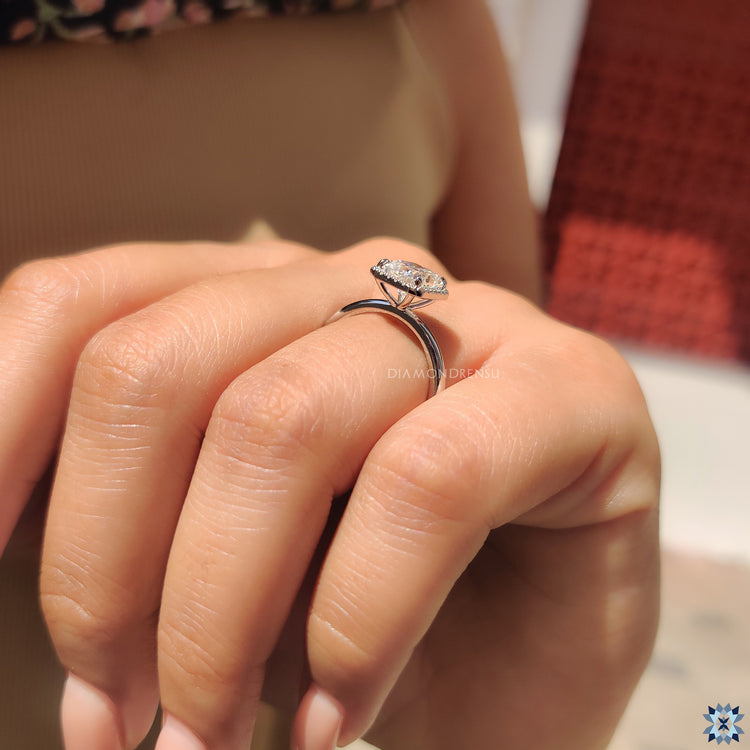 Beautiful moissanite ring with exceptional brilliance.