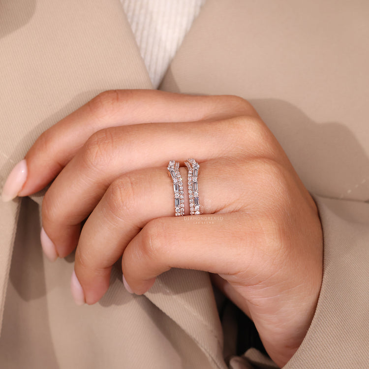 Baguette and Round Cut Diamond combination in a custom rose gold wedding band.