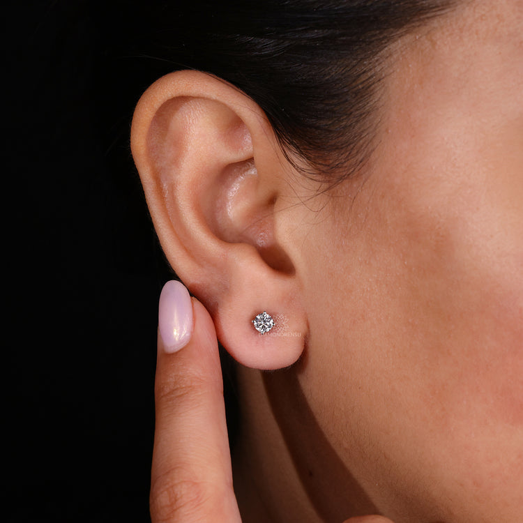 White Gold Earring 0.50 TCW - Round Cut Diamonds