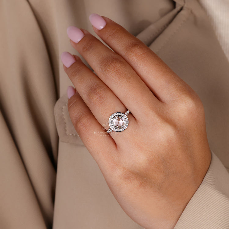 Diamondrensu ring featuring a halo setting and lab grown diamond.