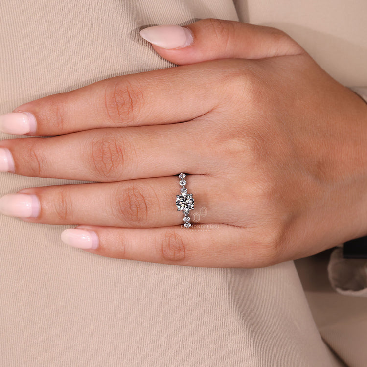 Diamondrensu ring with seven lab grown diamonds in white gold.