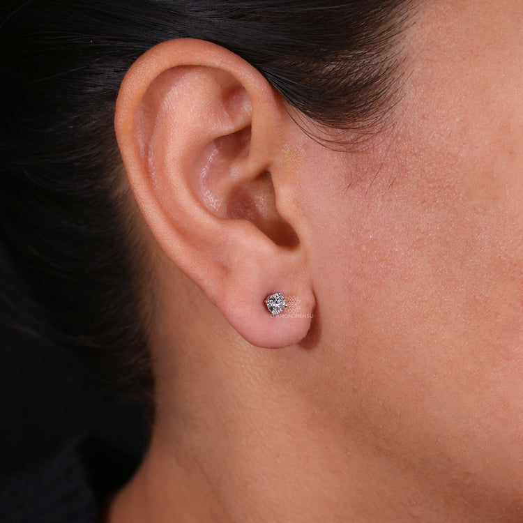 Beautiful round diamond ring showcasing exquisite craftsmanship.