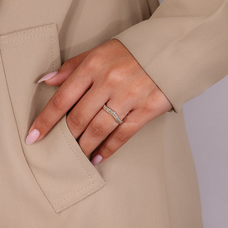 Milgrain Wedding Band in Yellow Gold with Curved Design