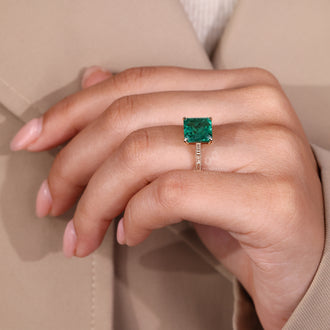 Tapered shank ring featuring Lab Grown Diamond.