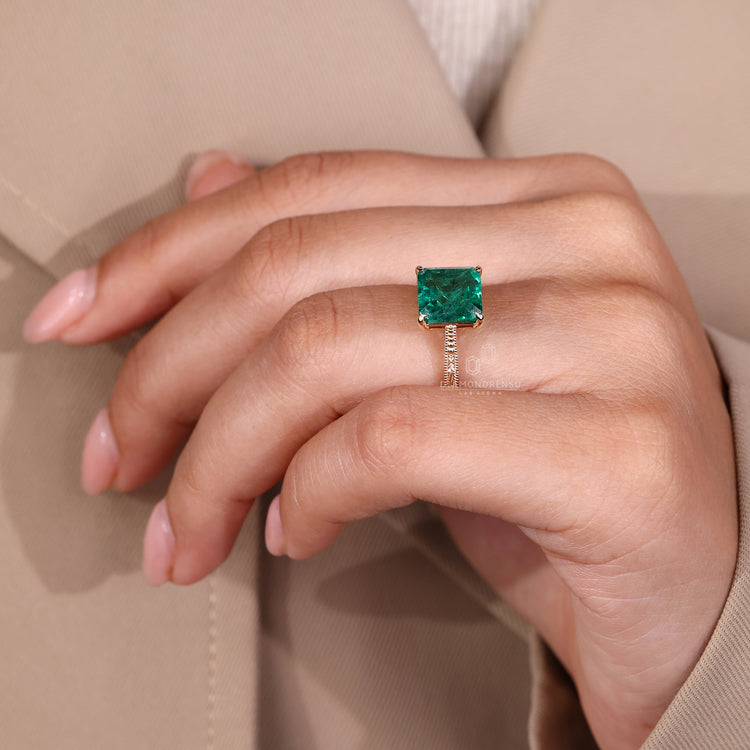 Tapered shank ring featuring Lab Grown Diamond.