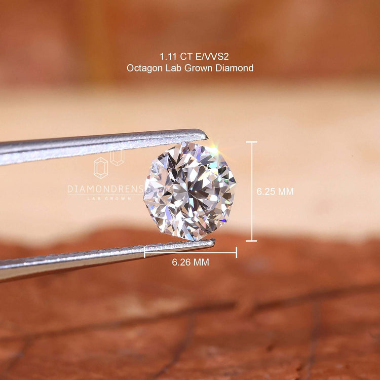 Loose diamond from Diamondrensu with an IGI certified octagon cut.