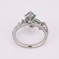 Handmade Dutch marquise diamond ring by Diamondrensu with IGI certified lab grown diamond.