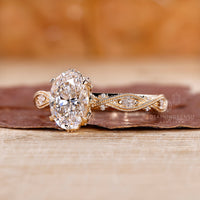 Art deco engagement ring crafted with stunning vintage inspiration.