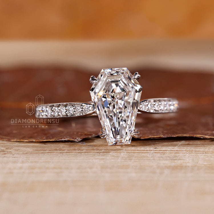 Cathedral setting ring crafted with IGI certified diamond.