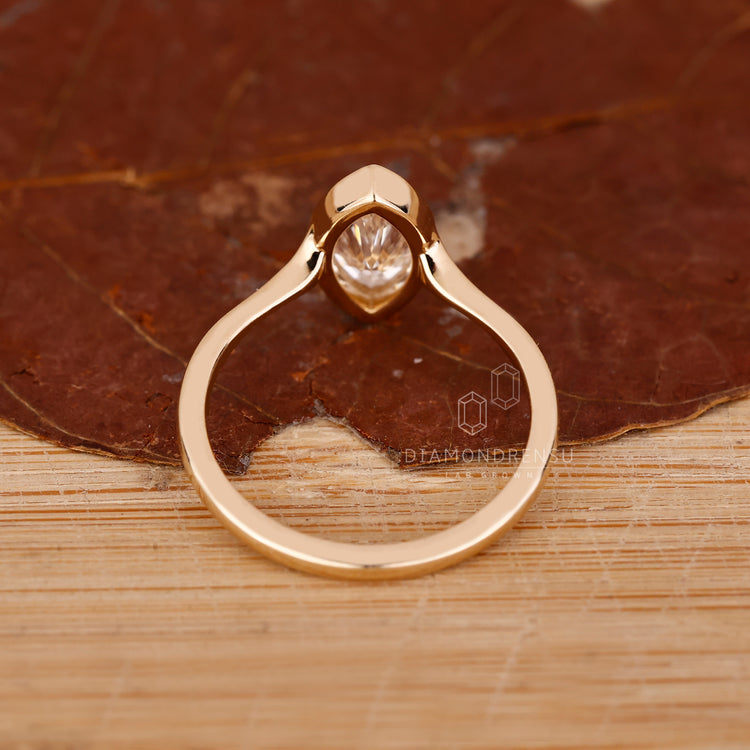 IGI certified gem used in a diamondrensu ring.
