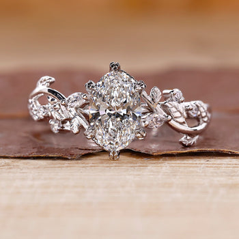 Vine ring with delicate white gold detailing.
