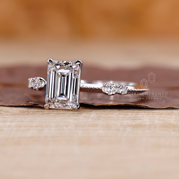 Milgrain setting adding detailed beauty.